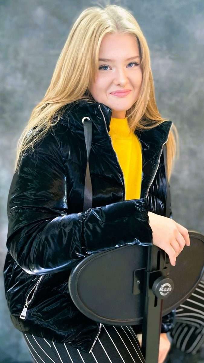 Emily Moden Varel Damen-Winterkollektion 2023, schwarz gelb